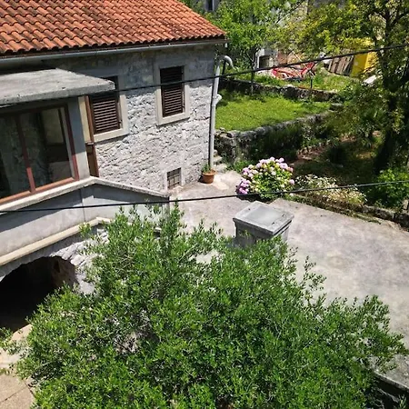 Sarmantna Kamena Kuca Sarita Jurdani